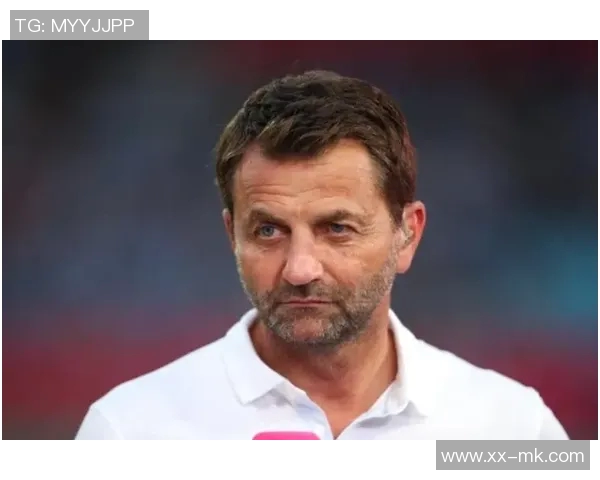 舍伍德认为曼联应关注健康的范德芬签约机会,众多球队也在关注他 舍伍德认为曼联应关注健康的范德芬签约机会,众多球队也在关注他